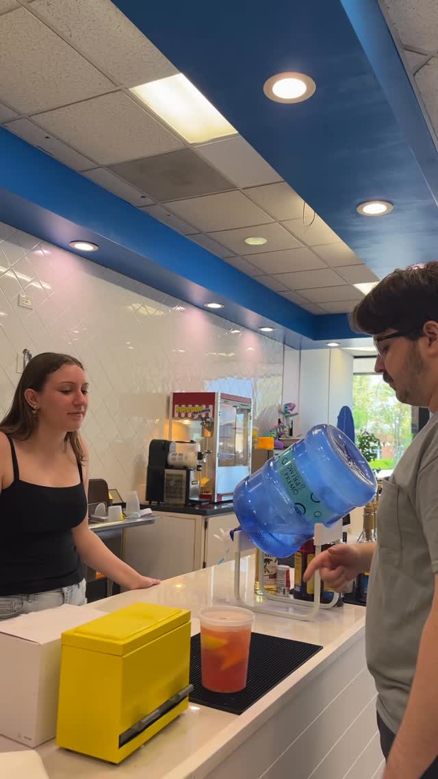 Lacey's Lemonade — pouring a fresh drink